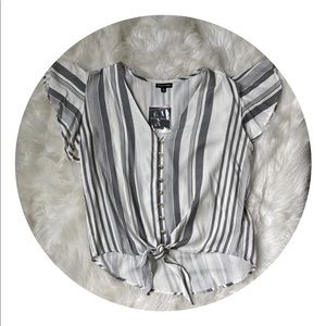 🆕 Striped tie front top